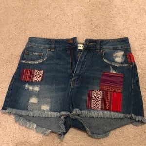 Bullhead (Pacsun) Denim Tribal Mom Shorts Size 3
